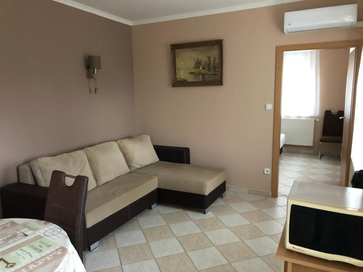 Jozsef Apartments House 잘라카로쉬 외부 사진
