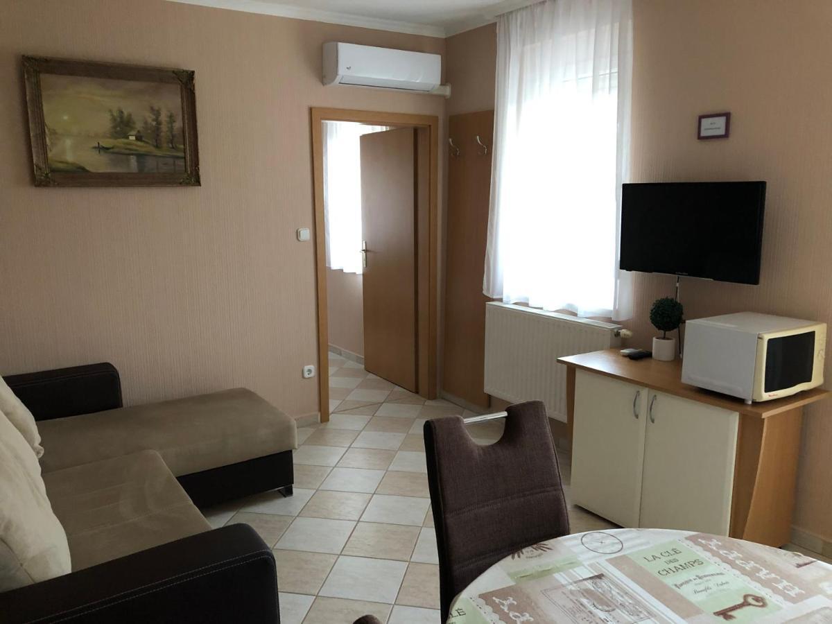 Jozsef Apartments House 잘라카로쉬 외부 사진