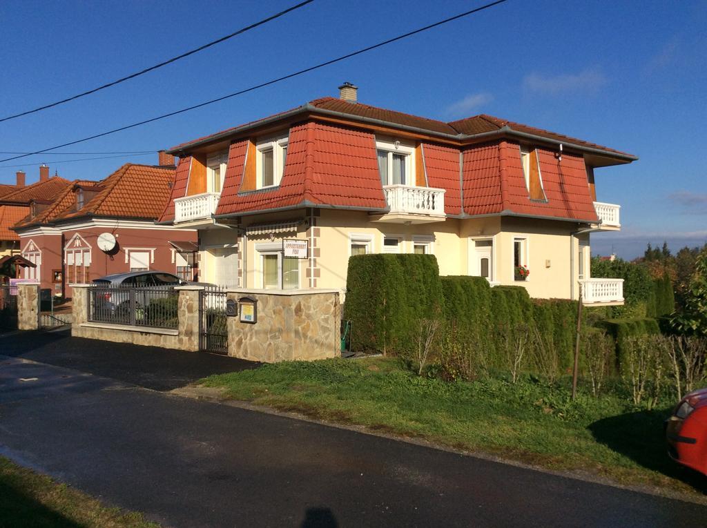Jozsef Apartments House 잘라카로쉬 외부 사진